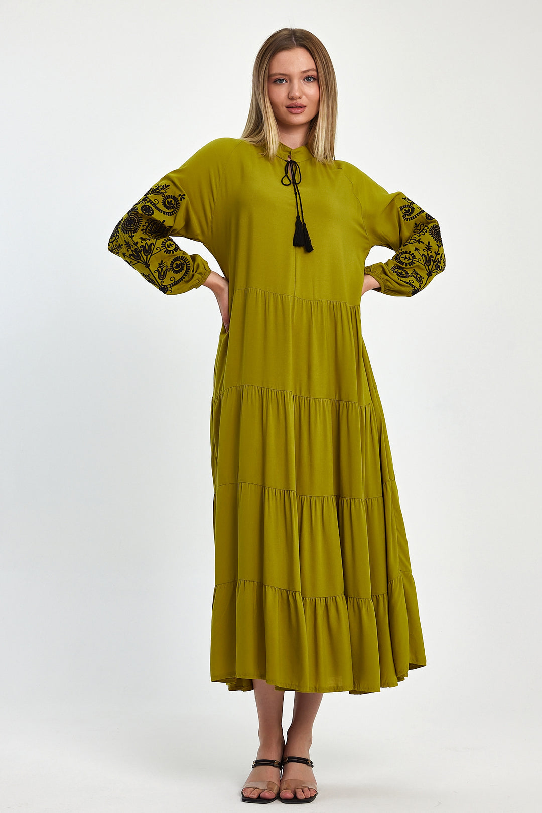 (4P.PACK) Heritage Muse Embroidered Maxi Dress