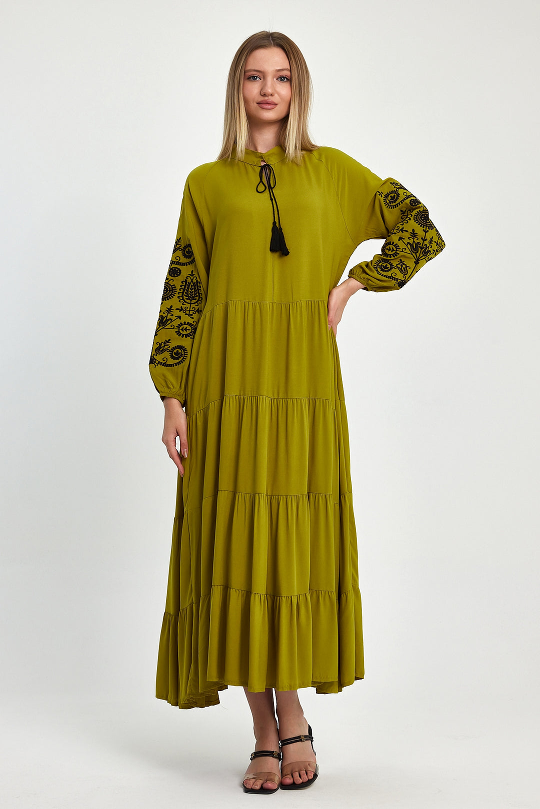 (4P.PACK) Heritage Muse Embroidered Maxi Dress