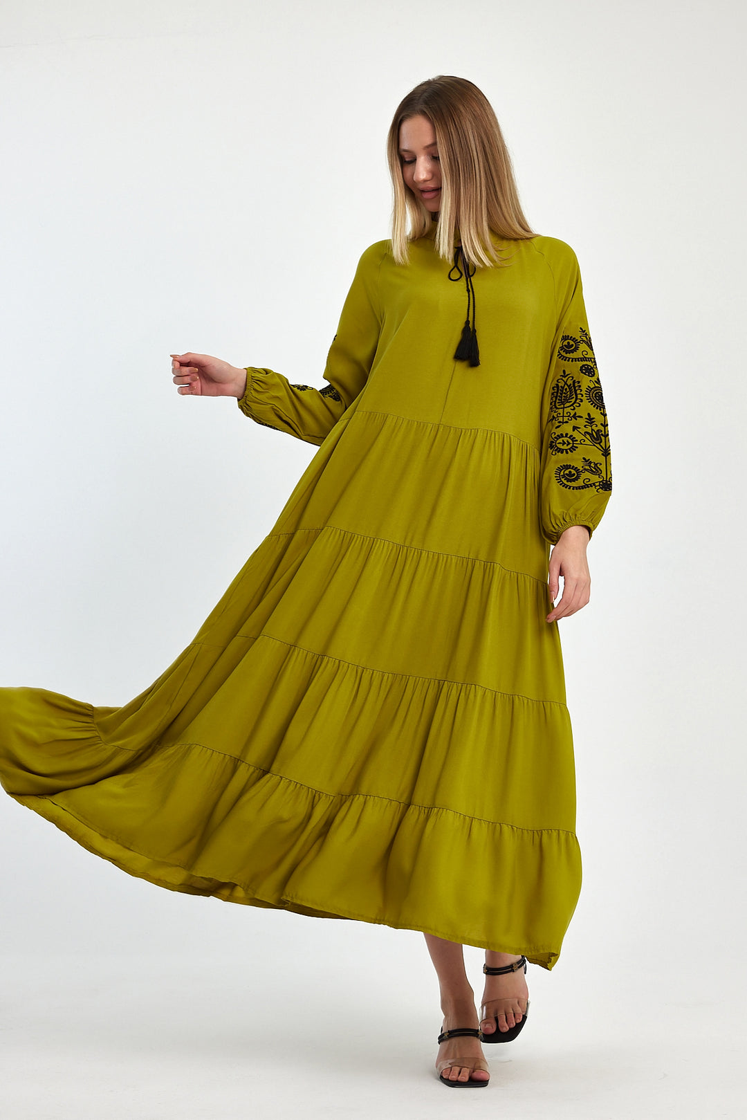 (4P.PACK) Heritage Muse Embroidered Maxi Dress