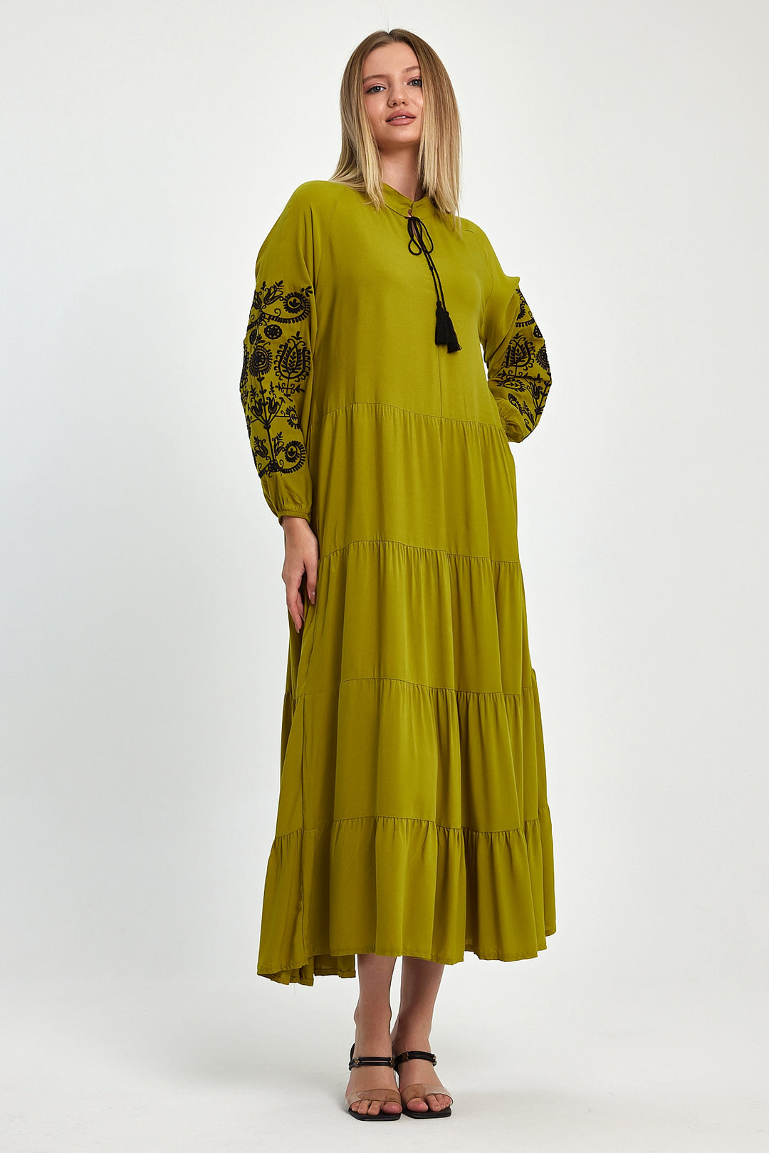 (4P.PACK) Heritage Muse Embroidered Maxi Dress