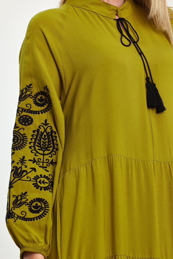 (4P.PACK) Heritage Muse Embroidered Maxi Dress