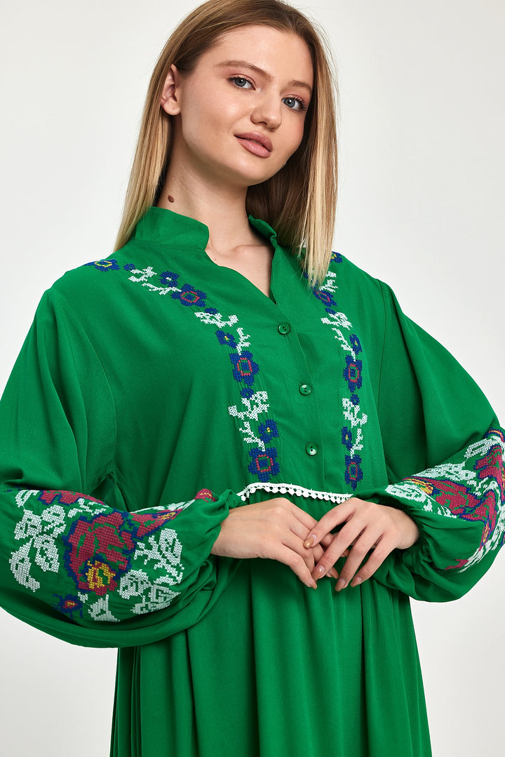 (4P.PACK) Bohemian Garden Embroidered Maxi Dress