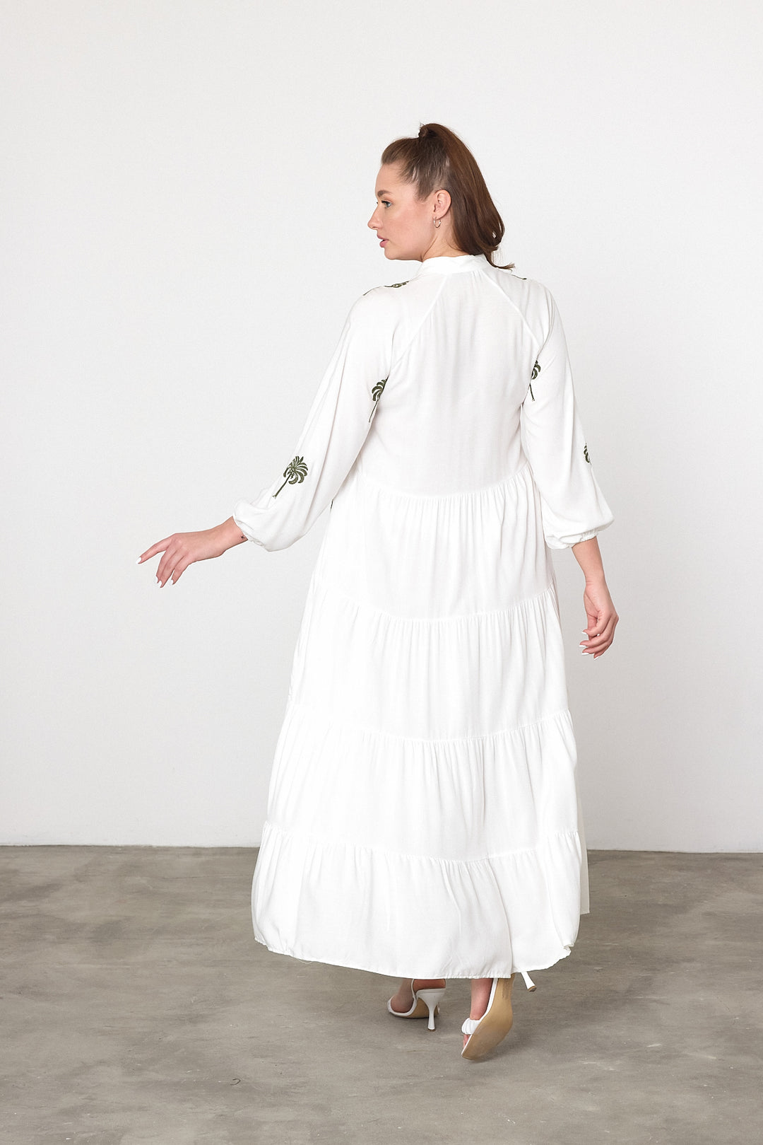 (4 P.PACK)Palm Breeze Embroidered Tiered Maxi Dress