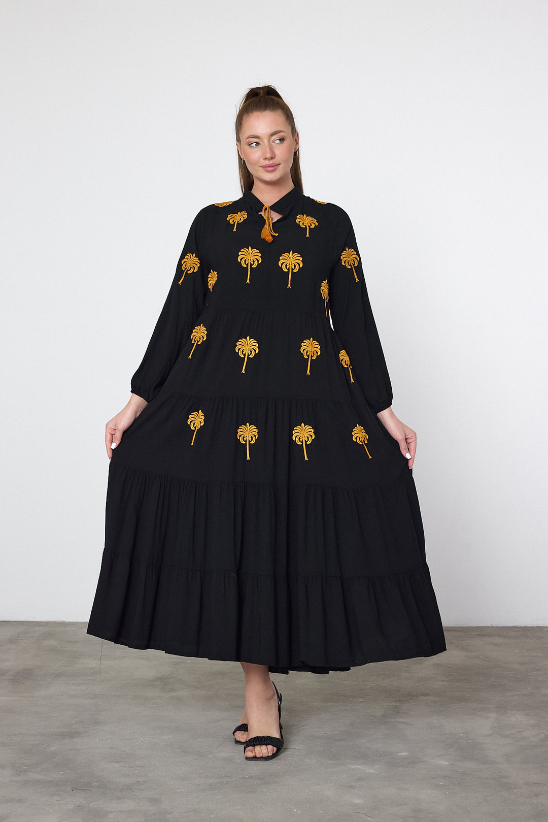 (4P.PACK) Midnight Palm Embroidered Maxi Dress