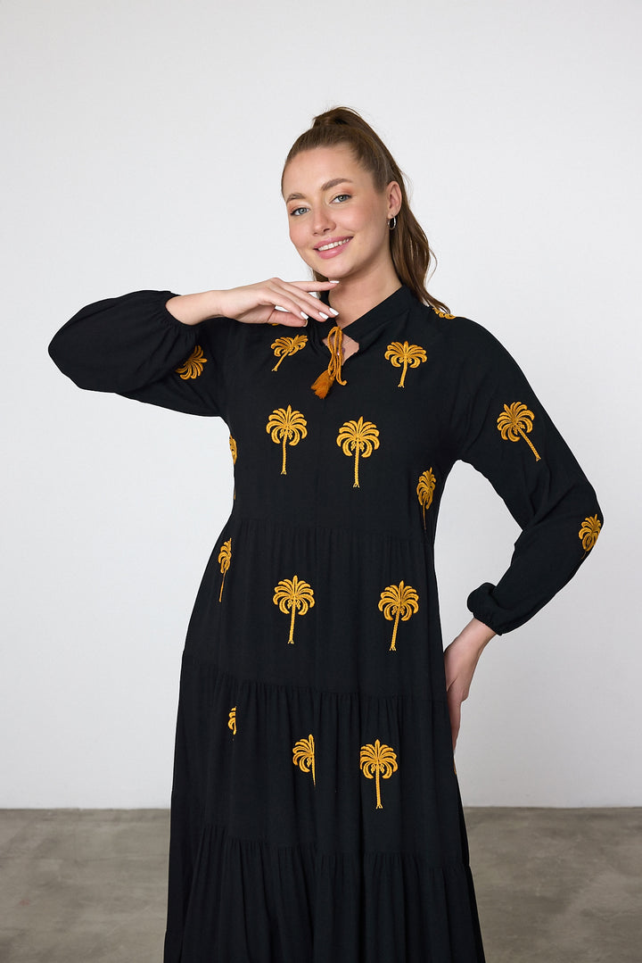 (4P.PACK) Midnight Palm Embroidered Maxi Dress