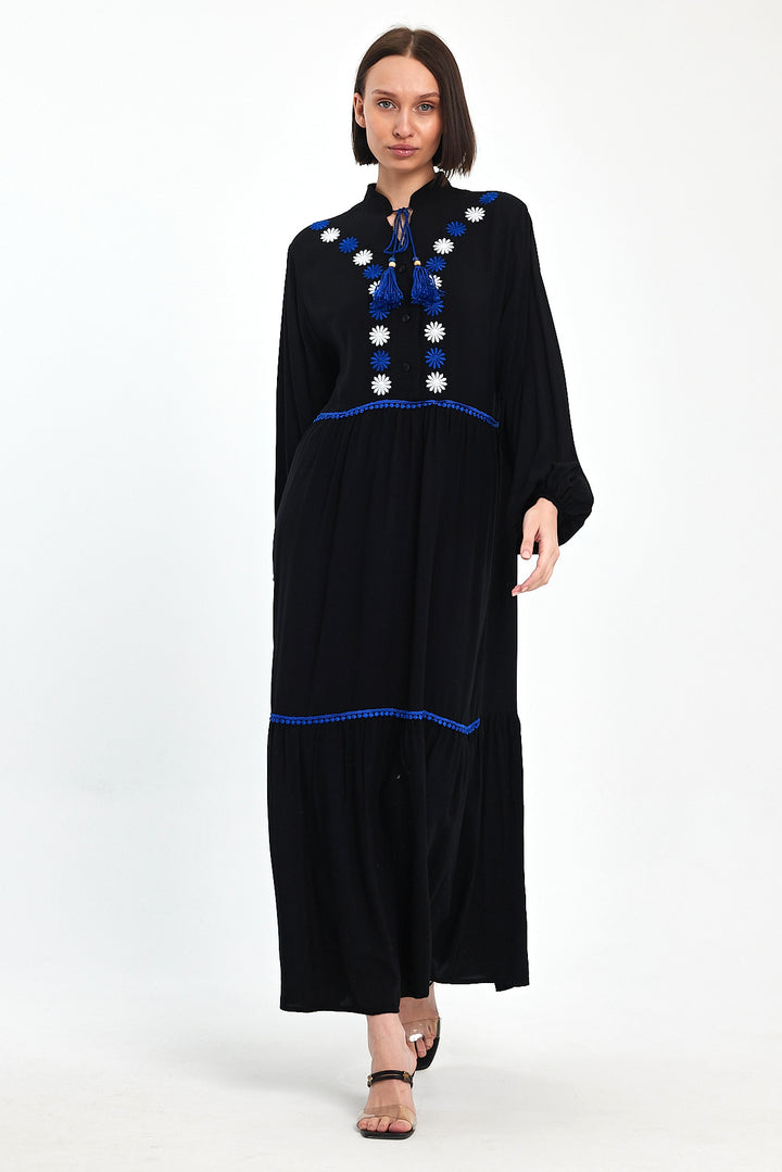 (4P.PACK) Bohemian Daisy Embroidered Maxi Dress