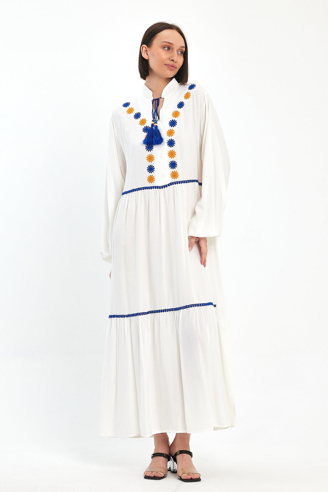 (4P.PACK) Bohemian Daisy Embroidered Maxi Dress