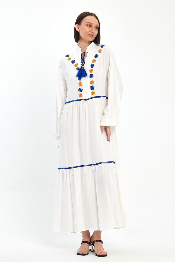 (4P.PACK) Bohemian Daisy Embroidered Maxi Dress