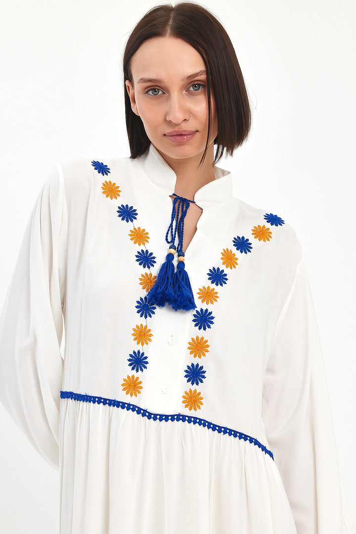 (4P.PACK) Bohemian Daisy Embroidered Maxi Dress