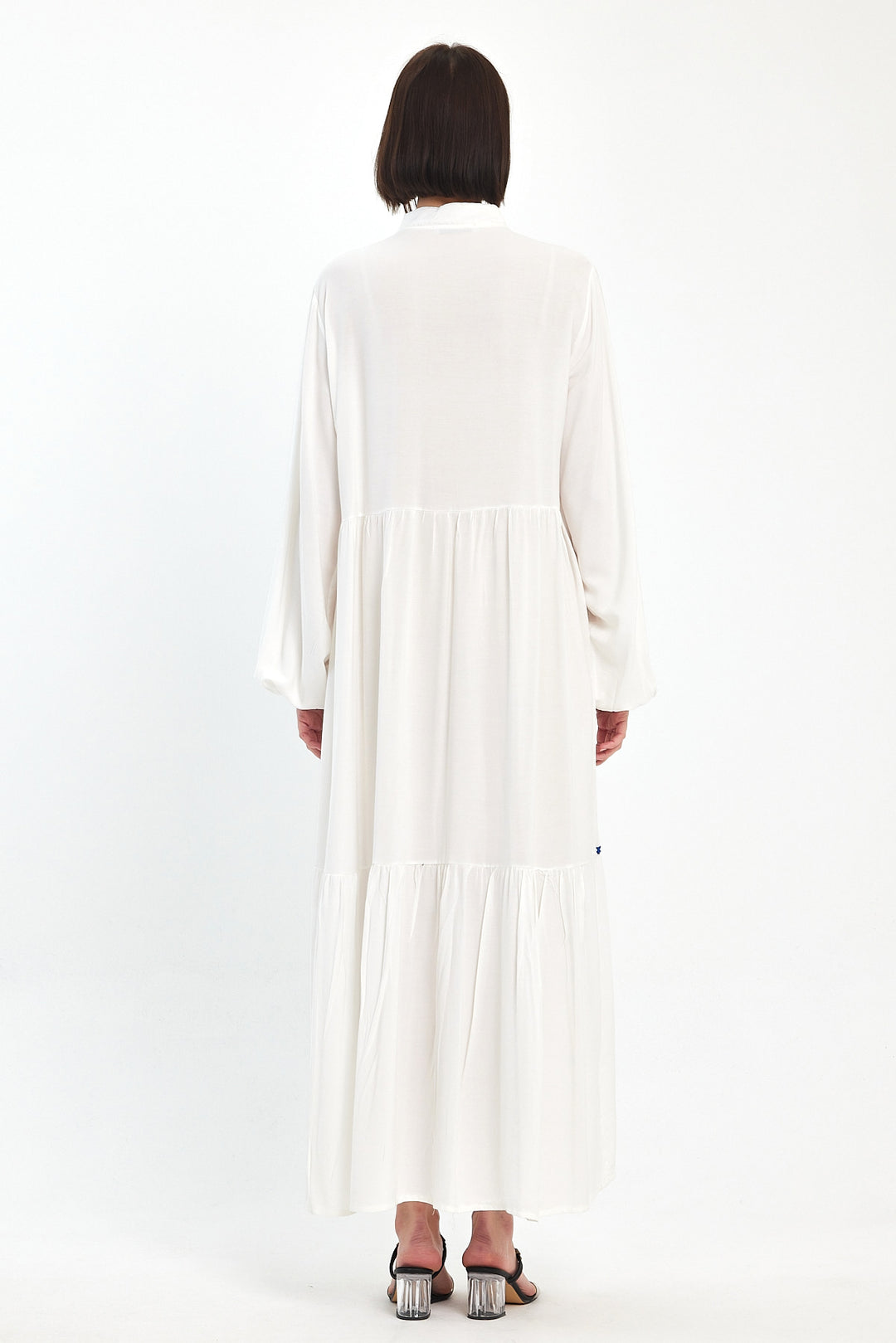 (4P.PACK) Bohemian Daisy Embroidered Maxi Dress