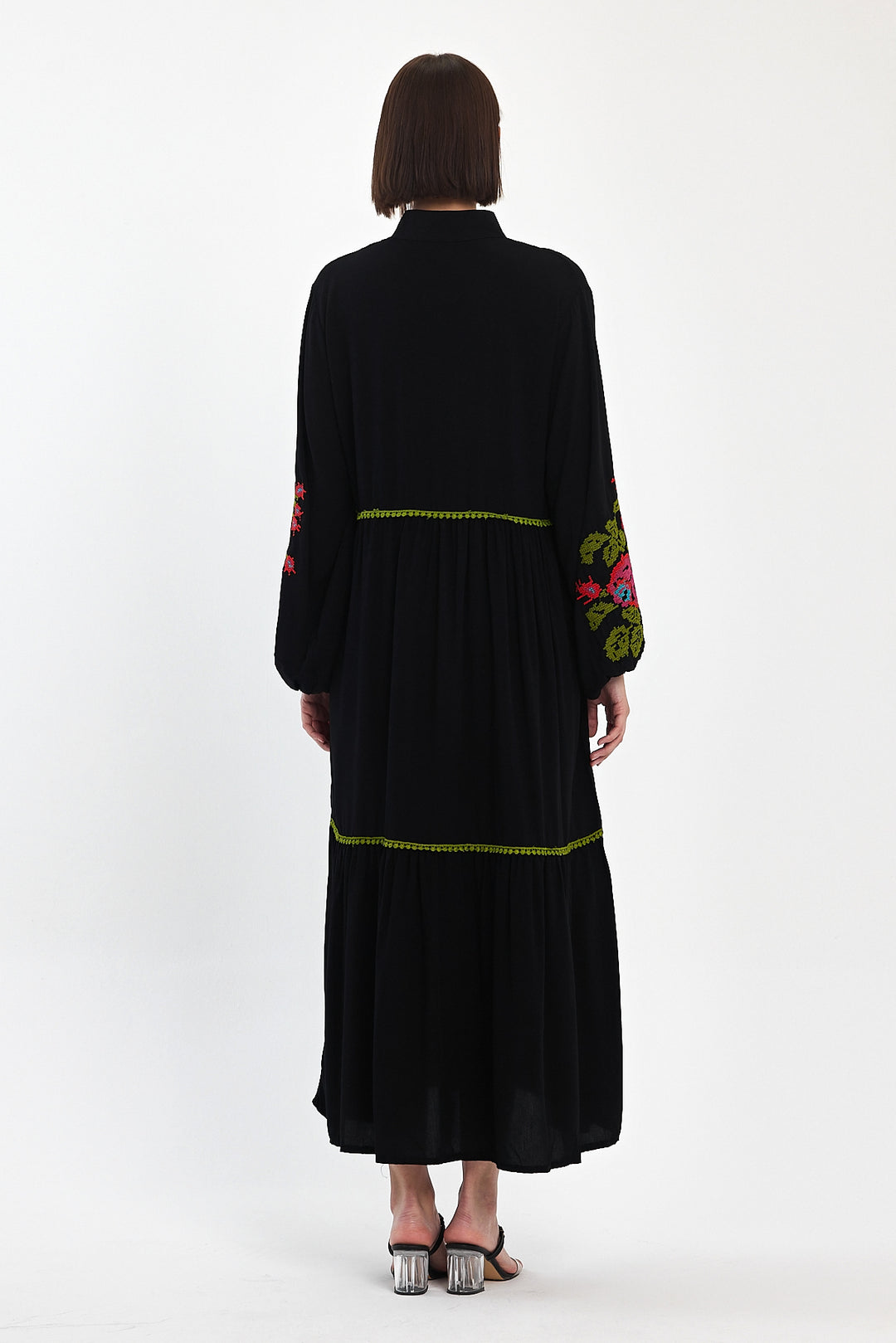 (4P.PACK) Bohemian Garden Embroidered Maxi Dress