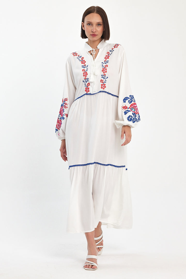 (4P.PACK) Bohemian Garden Embroidered Maxi Dress