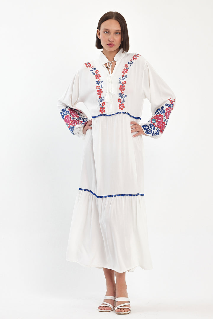 (4P.PACK) Bohemian Garden Embroidered Maxi Dress