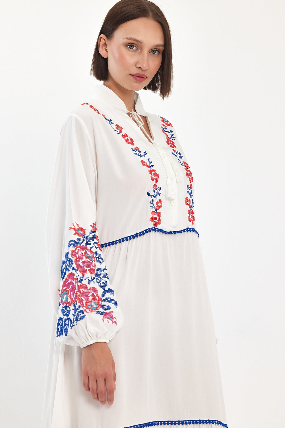 (4P.PACK) Bohemian Garden Embroidered Maxi Dress