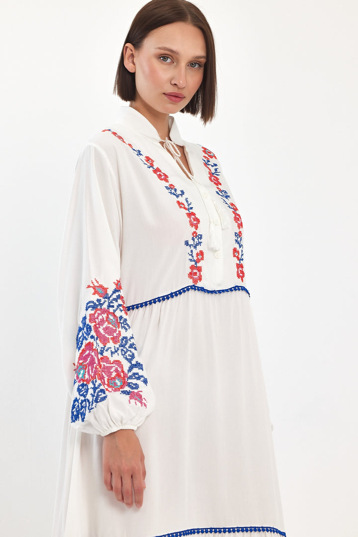 (4P.PACK) Bohemian Garden Embroidered Maxi Dress