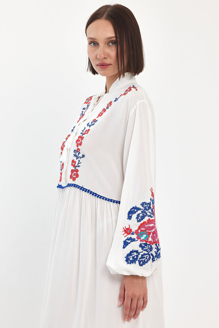 (4P.PACK) Bohemian Garden Embroidered Maxi Dress