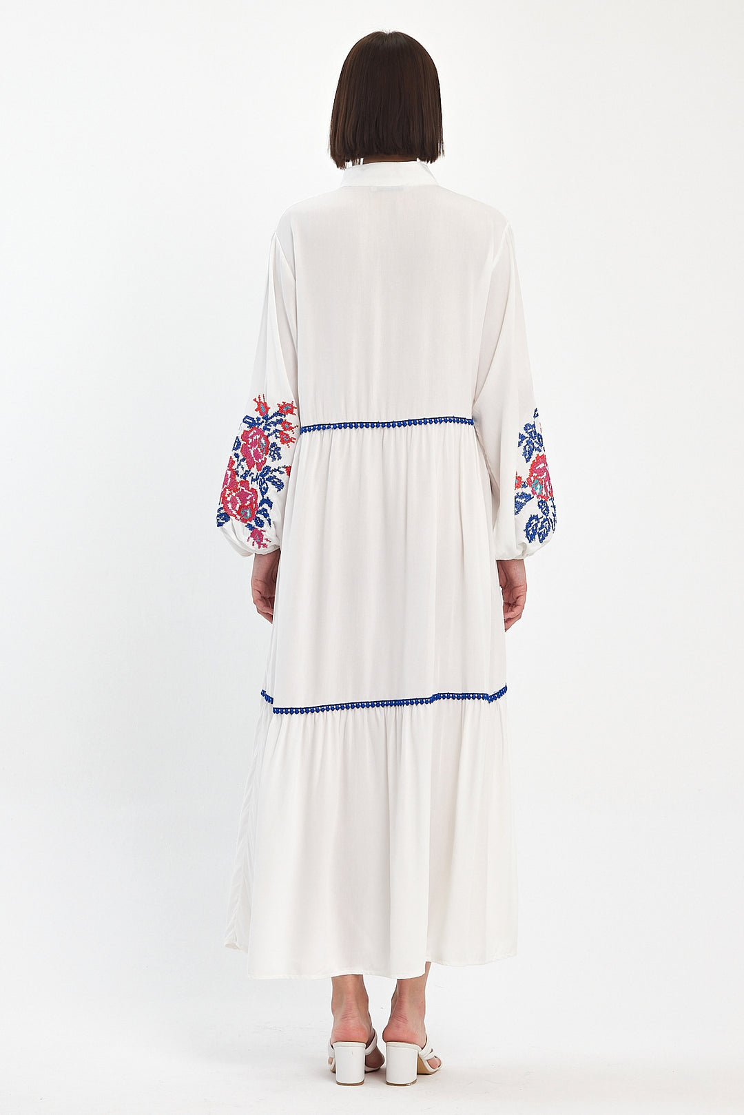 (4P.PACK) Bohemian Garden Embroidered Maxi Dress