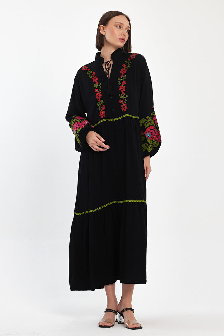 (4P.PACK) Bohemian Garden Embroidered Maxi Dress