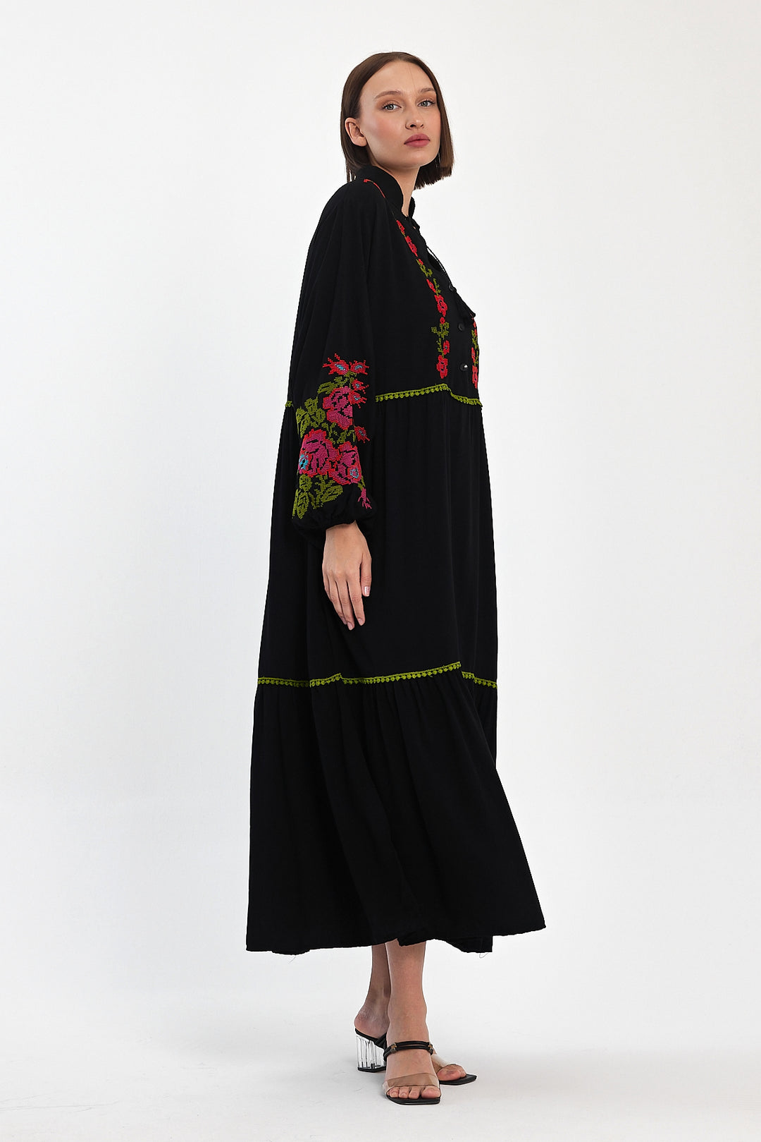 (4P.PACK) Bohemian Garden Embroidered Maxi Dress