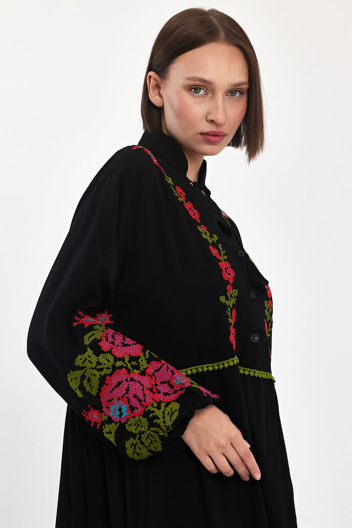 (4P.PACK) Bohemian Garden Embroidered Maxi Dress