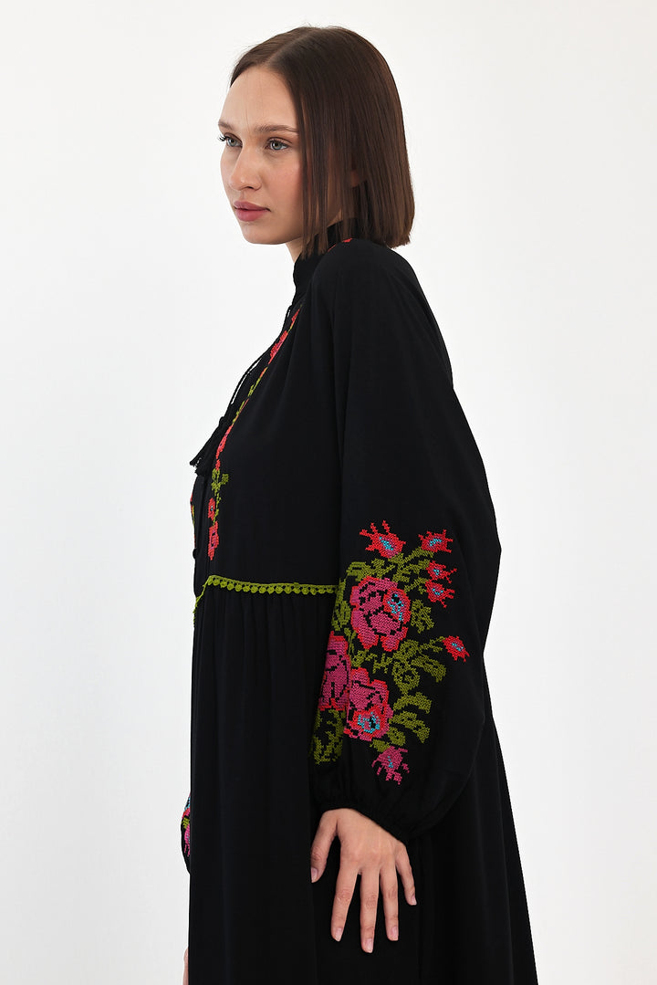 (4P.PACK) Bohemian Garden Embroidered Maxi Dress