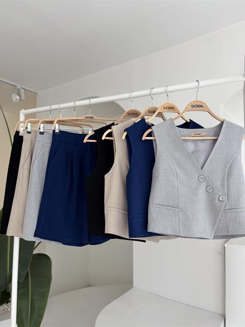 capraz-dugmeli-ve-bermuda-sortlu-yelek-0-1236