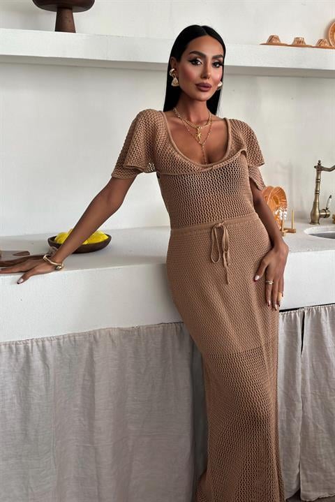 derin-yakali-ve-file-detayli-triko-elb--4e75-