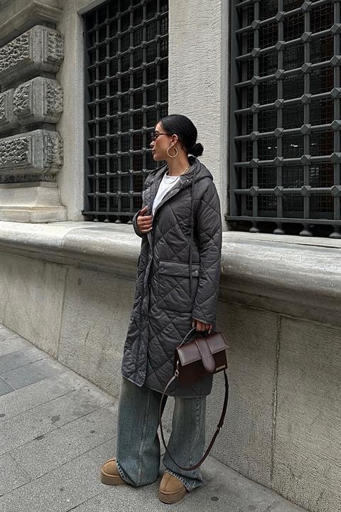 fermuar-ve-kapsonlu-uzun-kapitone-mont-060436