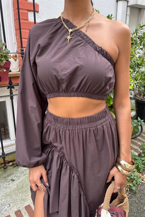 gipe-ve-lastik-detayli-tek-omuz-takim--1-c8c5