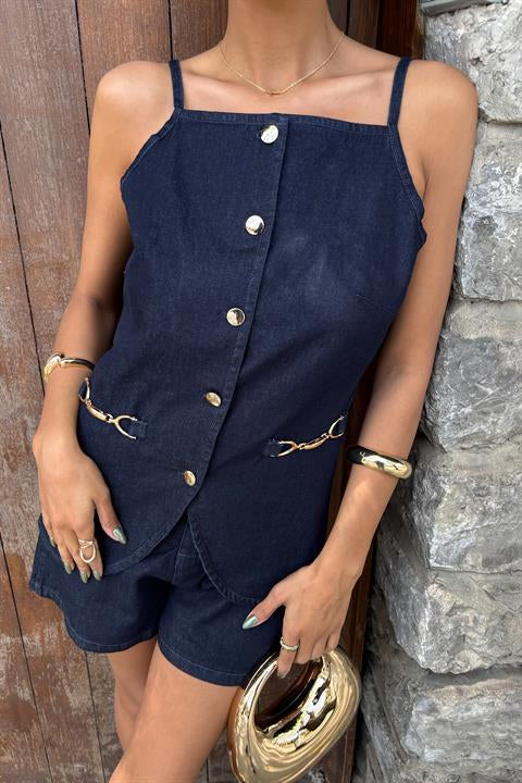 gold-aksesuarli-ve-dugmeli-sortlu-taki-7f1d26