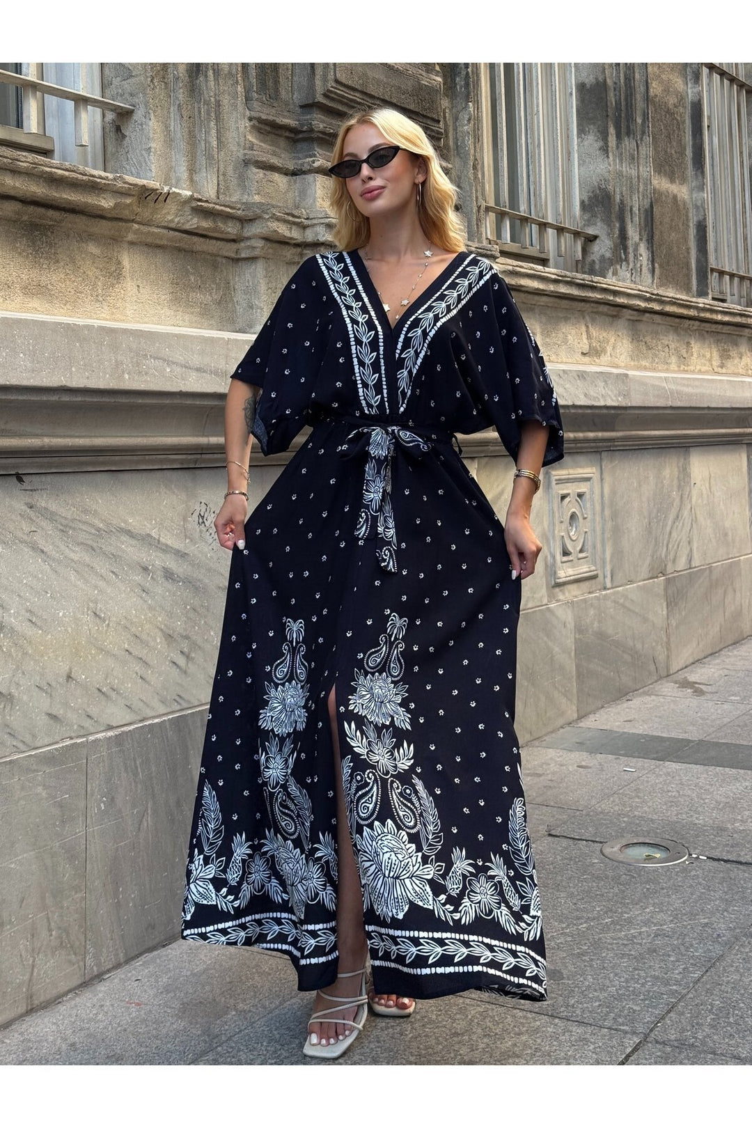 (4P.PACK) Printed V-Neck Belted Maxi Dress in Black