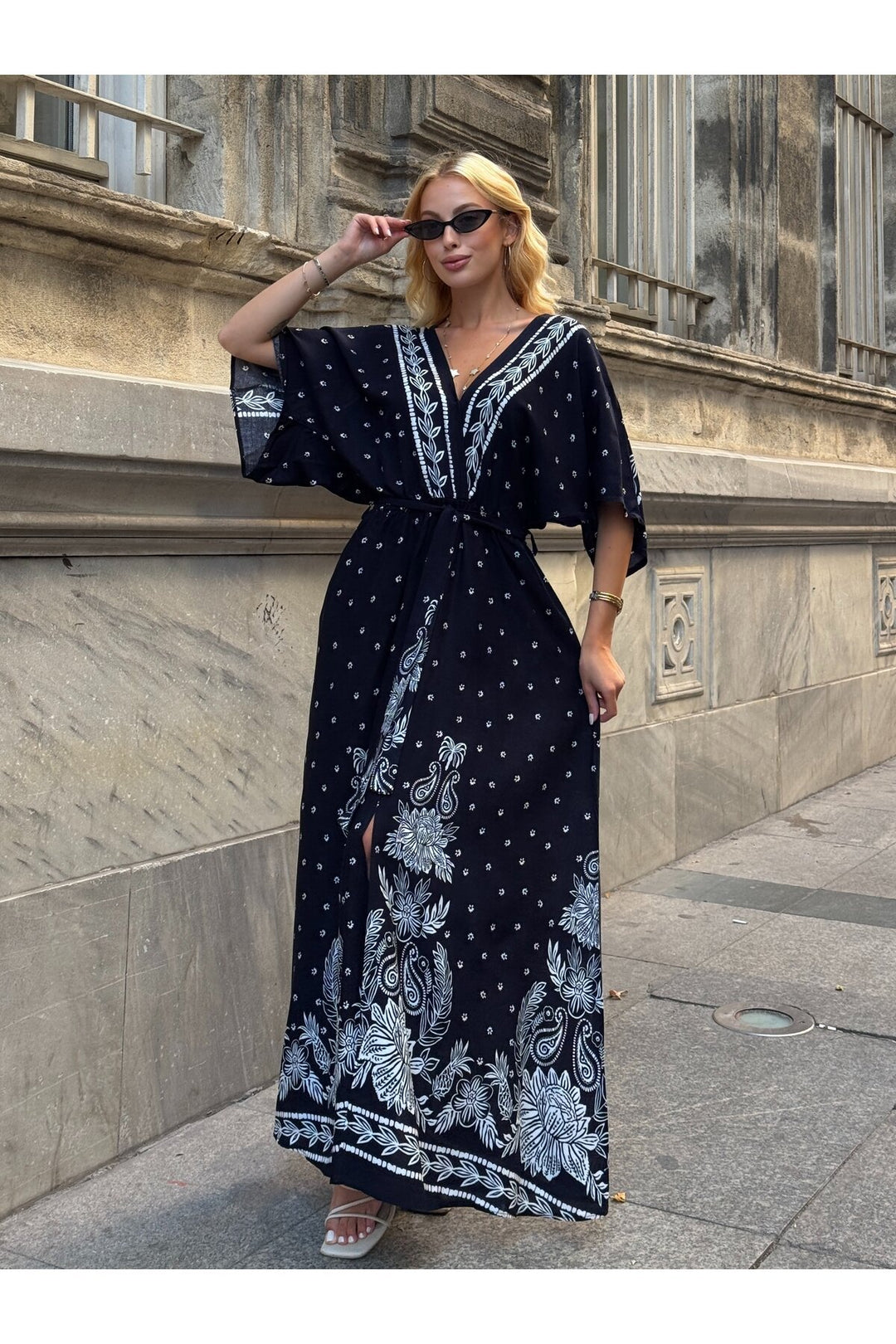 (4P.PACK) Printed V-Neck Belted Maxi Dress in Black