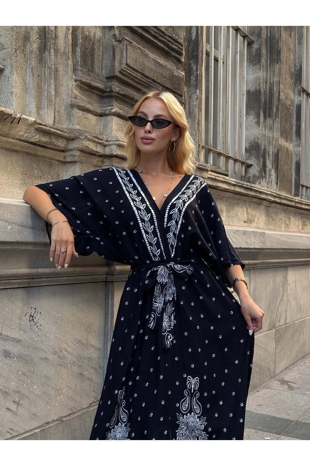 (4P.PACK) Printed V-Neck Belted Maxi Dress in Black