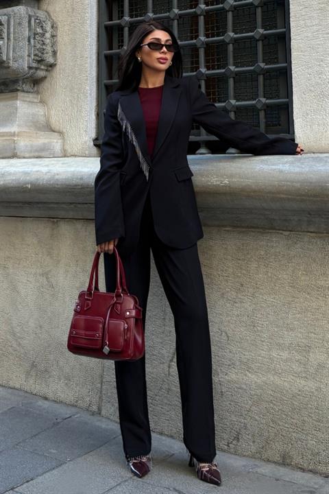 yaka-ve-pacalari-puskullu-takim-elbise-392434